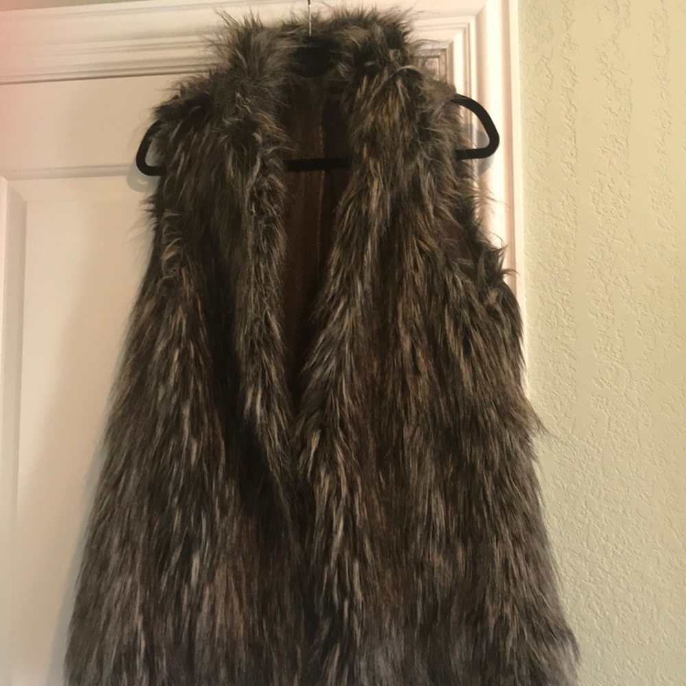 Reversible faux fur vest - Picture 3 of 4